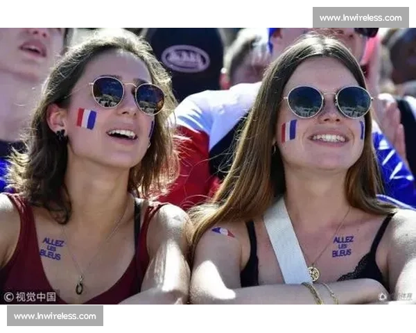 万众瞩目！世界杯颁奖典礼，荣誉与梦想在此交织