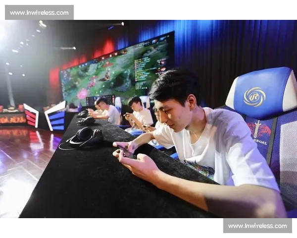 别只顾着看比赛！全球电竞峰会带你走进幕后，揭秘产业链条！